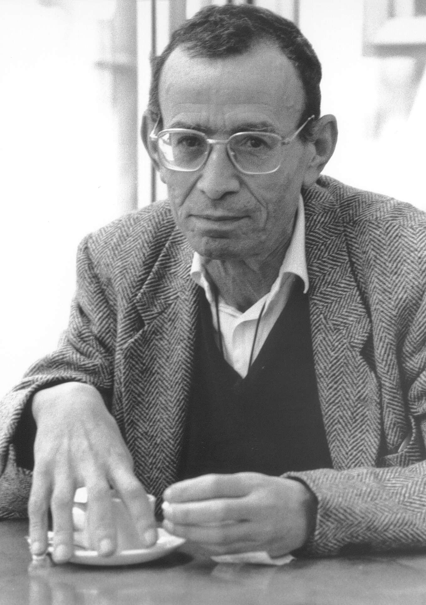 © Rebeca Sayad. Retrato de Abdelmalek Sayad. Data desconhecida. Reprodução autorizada pela família.